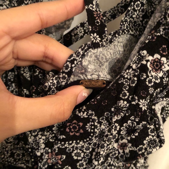 Free People Floral CrissCross Romper Sz Small - Picture 4 of 6
